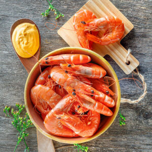 Crevettes roses cuites, crustacé en vente aux Viviers de Banastère - Presquîle de Rhuys